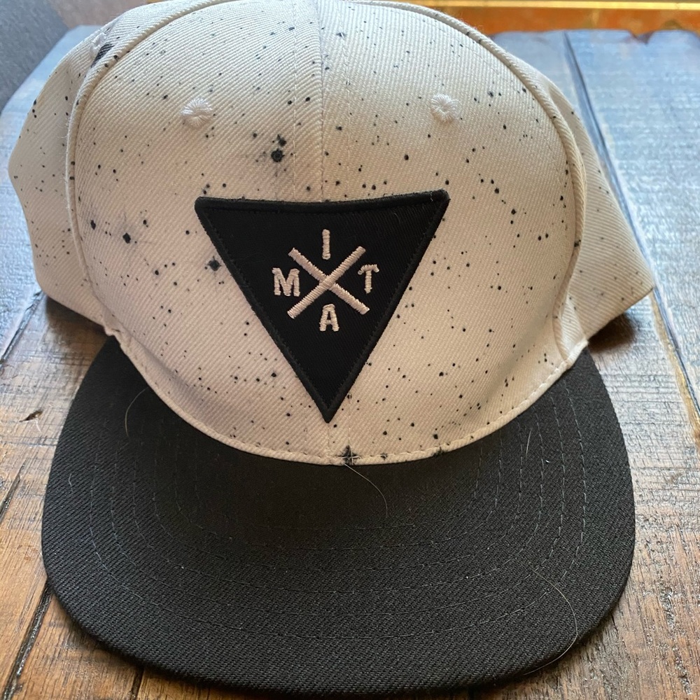 Men’s flat brim hat. Never worn